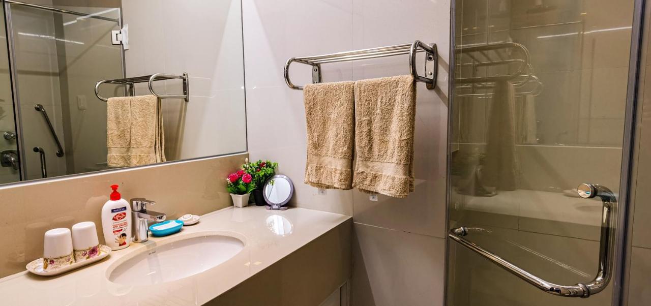 Willa Oceanfront At Arterra, Fast Wifi, Nflix, Kitchen - H Or L Lapu-Lapu City Zewnętrze zdjęcie